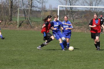 Bild 122 - Frauen am 10.4.11